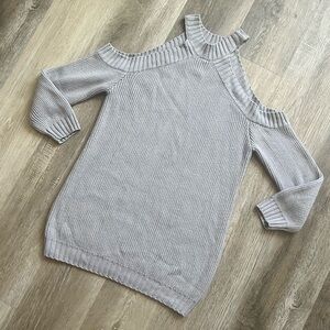 Tobi knit Cold Shoulder Sweater